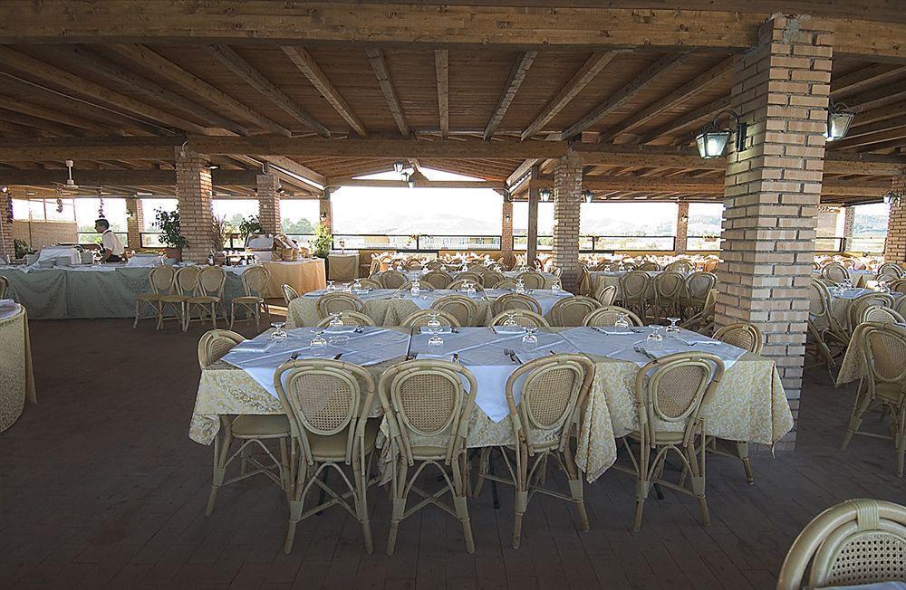 Marina Del Marchese Beach Resort Botricello Exterior foto