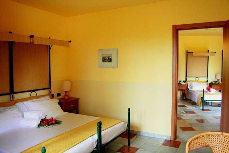 Marina Del Marchese Beach Resort Botricello Exterior foto