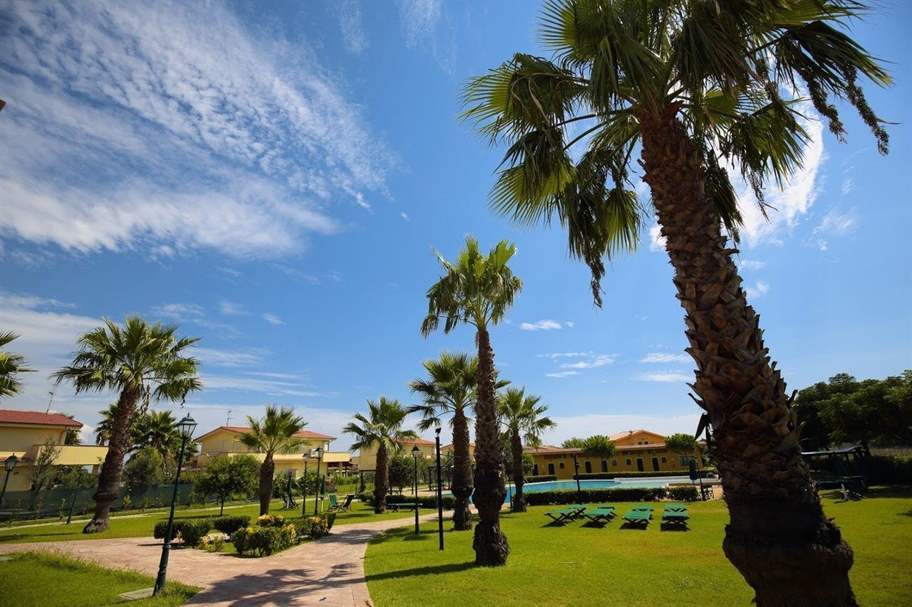 Marina Del Marchese Beach Resort Botricello Exterior foto
